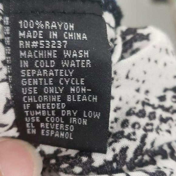 Unique Spectrum Black Snakeskin Plus Size 2x scoop neck‎ animal print Top Blouse - Picture 7 of 8